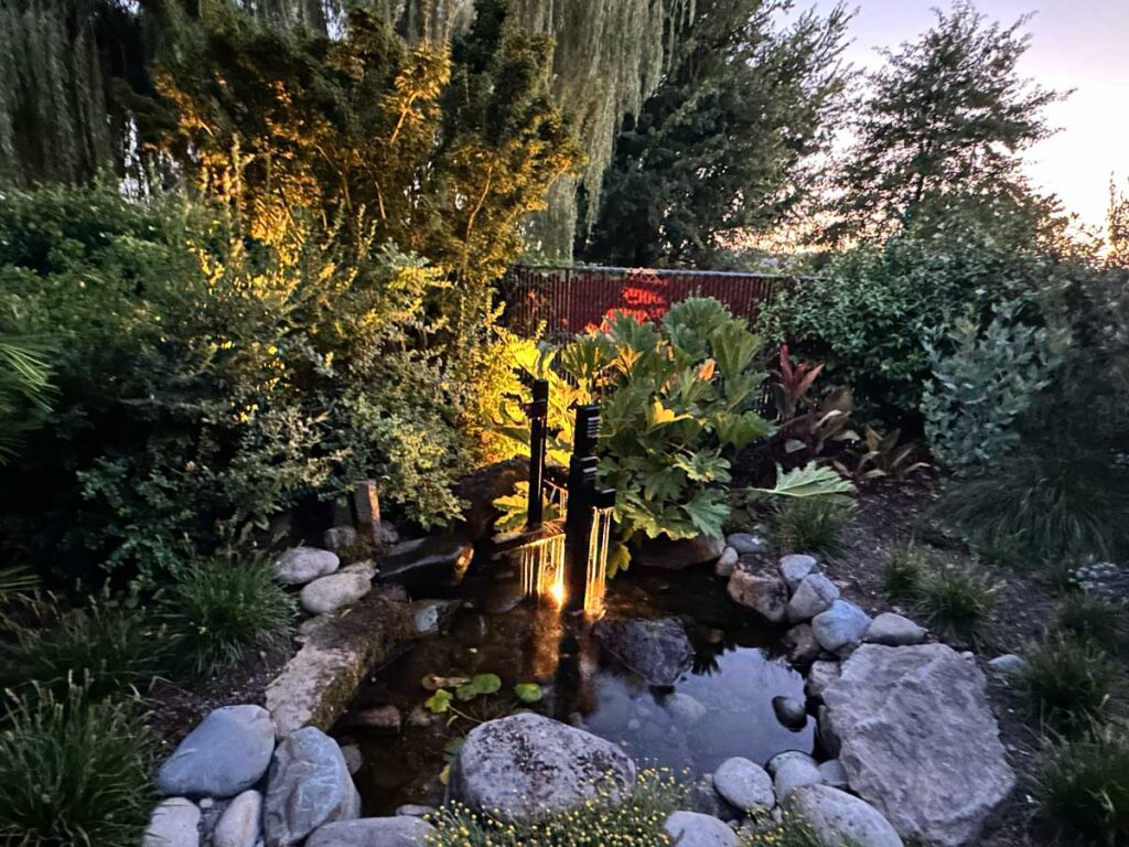landscaping fountain pond lighting